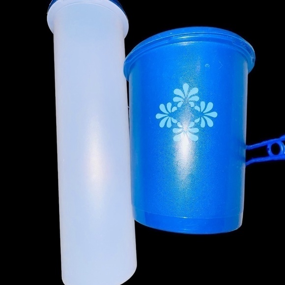 VINTAGE 7 Piece Blue Tupperware Lot - Picture 3 of 4